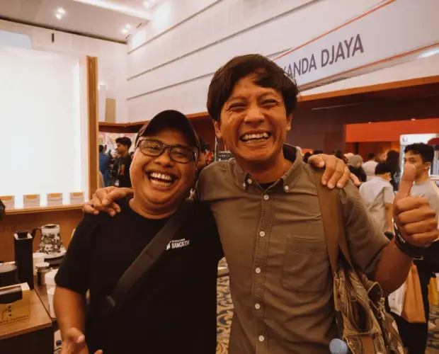 Suasana kebersamaan komunitas kopi di pameran ICX Expo Surabaya 2026